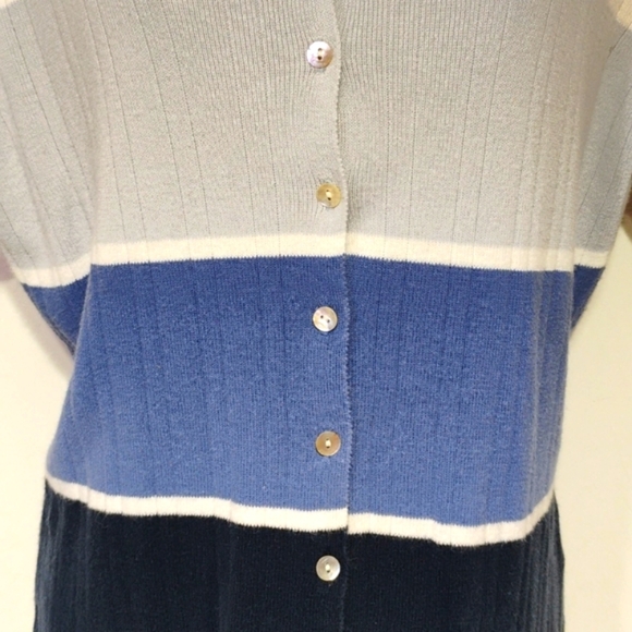 Yarnworks light button up sweater - Picture 5 of 10